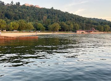 alabama/lake-guntersville-state-park/attraction/beach-complex
