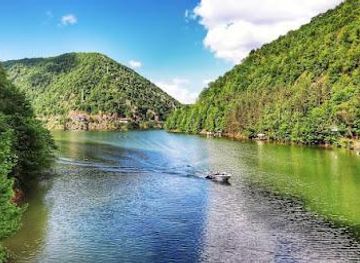 romania/cluj-napoca/attraction/lake-tarnita