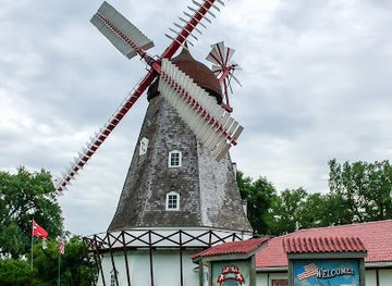iowa/prairie-pothole-region/attraction/danish-windmill