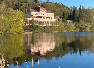 czechia/bohemia/attraction/zotavovna-jezerka-z-filmu-dovolena-s-andelem