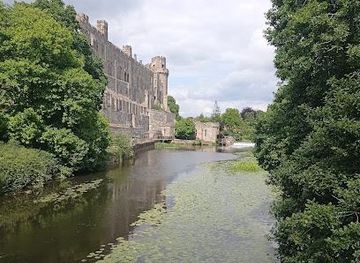 united-kingdom/birmingham/attraction/warwick-castle-main-entrance