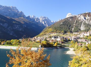 italy/val-di-non/attraction/lake-and-panorama-of-the-brenta-group