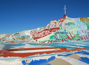 california/westside/attraction/salvation-mountain