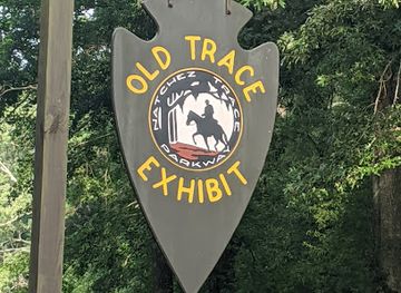 mississippi/natchez-trace-parkway/attraction/old-trace-exhibit-shelter