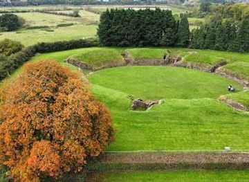 united-kingdom/cardiff/attraction/amffitheatr-rufeinig-caerllion-caerleon-amphitheatre