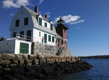 maine/rockland/attraction/rockland-breakwater-lighthouse