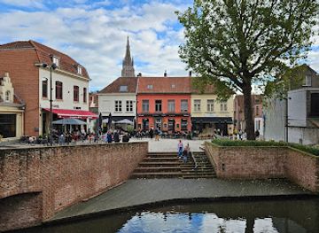 belgium/bruges/attraction/capuchins-square