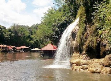 thailand/kanchanaburi/sai-yok/attraction/khing-pai-raft