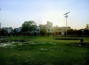 pakistan/lahore/johar-town/attraction/hussain-park
