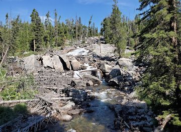 montana/beartooth-highway/attraction/crazy-creek-falls