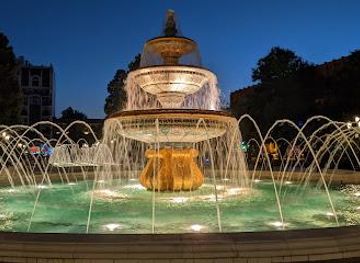 azerbaijan/baku/attraction/umhuriyyt-bagi
