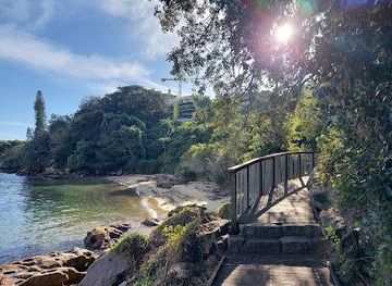 australia/sydney/attraction/queens-beach