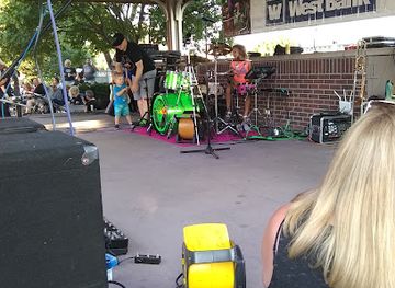 iowa/west-des-moines/attraction/taste-of-the-junction-music-festival