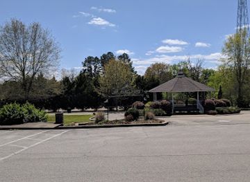 mississippi/holly-springs-national-forest/attraction/the-apron-museum