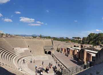 italy/pompeii/amphitheatre-of-pompeii/attraction/teatro-grande