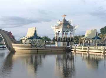 brunei/panaga/attraction/royal-barge
