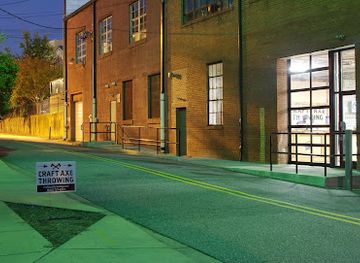 south-carolina/spartanburg/attraction/craft-axe-throwing