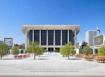 california/hollywood/attraction/dorothy-chandler-pavilion