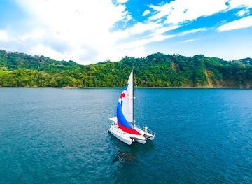 costa-rica/jaco/attraction/sealounge-catamaran-costa-rica