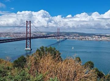 portugal/lisbon/attraction/25-april-bridge