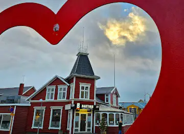 #loveakureyri sign