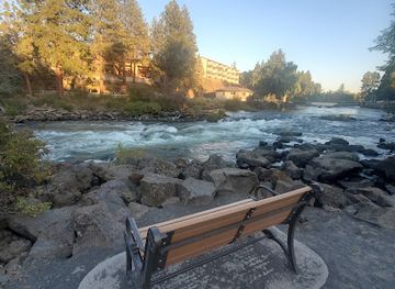 oregon/bend/attraction/love-the-river-bench