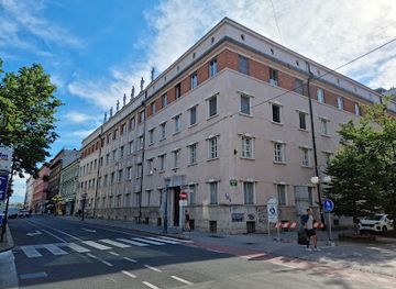 slovenia/posavje/attraction/delavska-zbornica