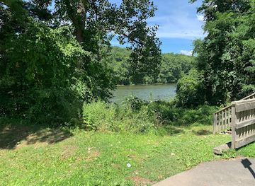 connecticut/the-quiet-corner/attraction/birge-pond-hoppers