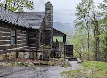 south-carolina/table-rock-state-park/attraction/the-gaines-lodge