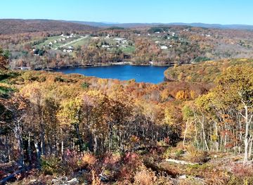 connecticut/mohawk-mountain-ski-area/attraction/mt-tom-state-park