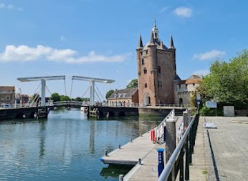 netherlands/zeeland/attraction/zuidhavenpoort-old-port-zierikzee-netherlands