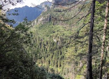 poland/tatra-mountains/attraction/wyjscie-z-jaskini-mroznej