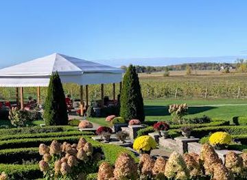 canada/niagara-falls/attraction/commisso-estate-winery