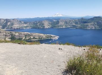 washington/mount-st-helens-national-volcanic-monument/attraction/harry-s-ridge