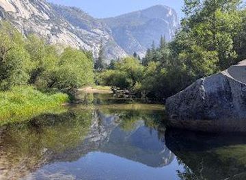 california/yosemite-national-park/attraction/yosemite-village