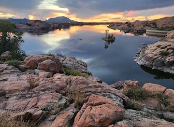 arizona/prescott-national-forest/attraction/willow-lake