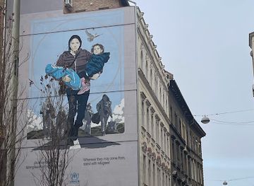 hungary/budapest/attraction/refugee-mural