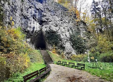 czechia/palava/attraction/catherine-cave