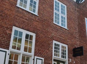 germany/potsdam/attraction/jan-bouman-haus