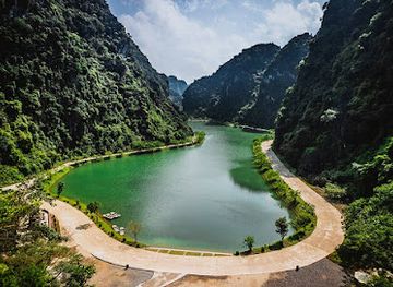 vietnam/central-highlands/attraction/tuyet-tinh-coc