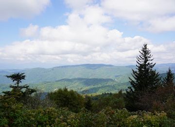 north-carolina/great-smoky-mountains/attraction/oconaluftee-river-overlook