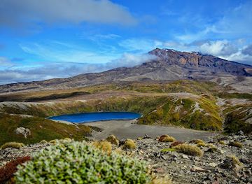 new-zealand/tongariro-national-park/attraction/lower-tama-lake