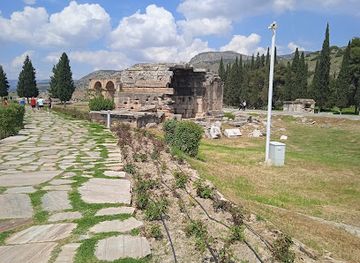 turkiye/pamukkale/attraction/necropole-of-hieropolis