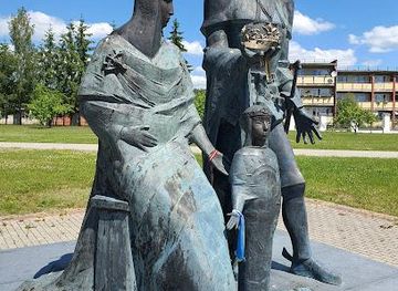 latvia/daugavpils/attraction/karala-mindauga-un-karalienes-martas-piemineklis