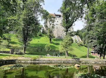 romania/bran-moieciu/attraction/parcul-cu-lacuri