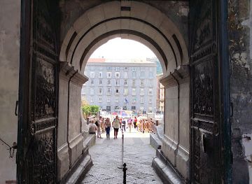 italy/naples/attraction/cappella-palatina-del-maschio-angioino