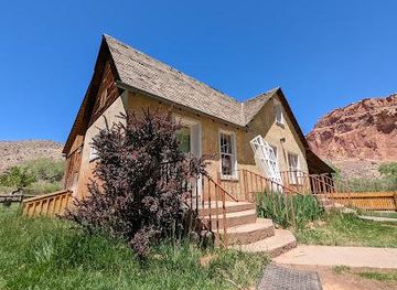 utah/torrey/attraction/gifford-homestead