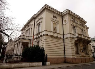 poland/warsaw/attraction/willa-roz