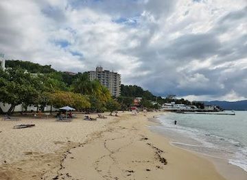 jamaica/montego-bay/attraction/doctor-s-cave-beach