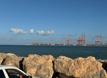 oman/salalah-coastal-plain/attraction/resut-fish-jon